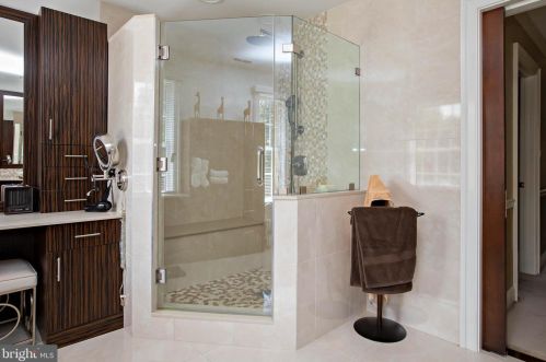 7 Mckinley Ave, Blenheim NJ  08012-5355 exterior