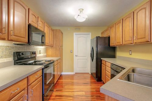 618 Heritage Sq, New Haven OH  45030-8207 exterior