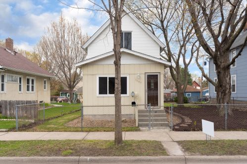 1060 Churchill St, Saint Paul, MN 55103-1223