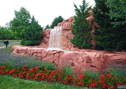 6 Cliff Rd, West Paterson NJ  07424-4235 exterior