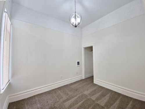 1410 9th St, Oakland, CA 94607-1908