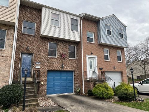 3246 Coulson Dr, New Kensington, PA 15068-2701