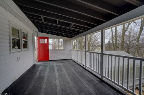 15 Normandy Cir, Hopatcong NJ  07843-1840 exterior