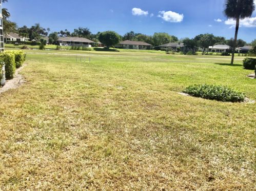 31 Pine Arbor Ln, Vero Beach FL  32962-4635 exterior