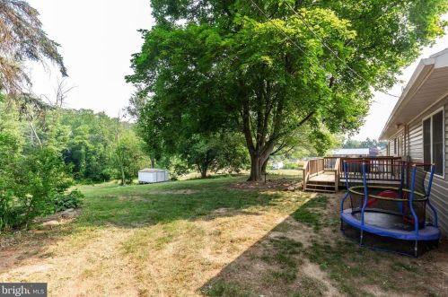 1030 Littlestown Rd, Littlestown PA 17340-9442 exterior