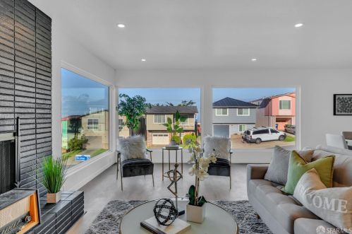 1 Gateway Dr, Daly City, CA 94015-4740