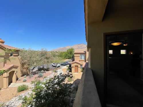 7050 Sunrise Dr, Tucson AZ  16105-1317 exterior