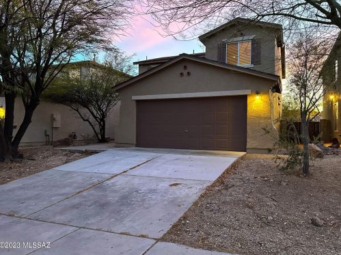 1467 San Ricardo Blvd, Tucson, AZ 85713-4636