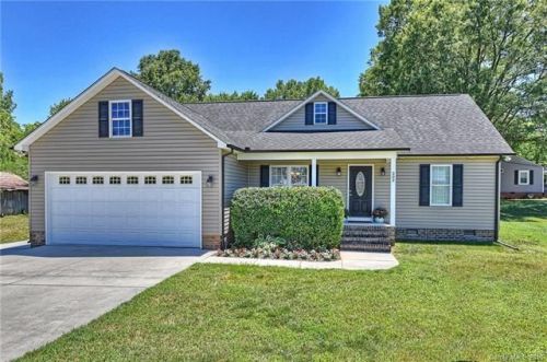 202 27th St, Kannapolis, NC 28083-9734