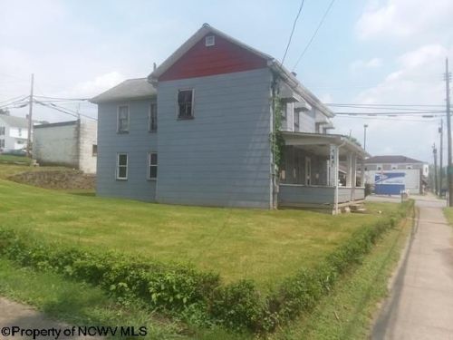 300 Main St, Rivesville, WV
