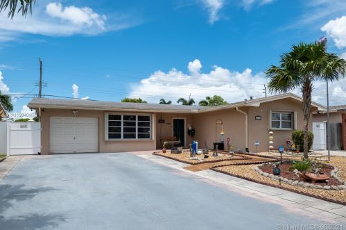 8661 10th St, Hollywood, FL 33024-4803