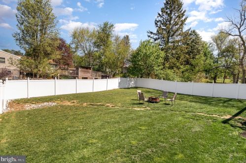 81 Moongale Dr, Carlisle PA  17013-2116 exterior