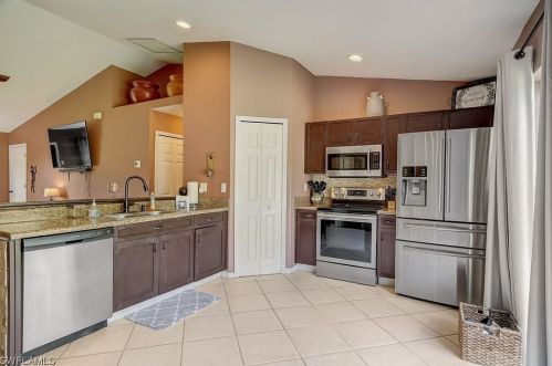 1819 2nd Ave, Cape Coral, FL 33909-5204