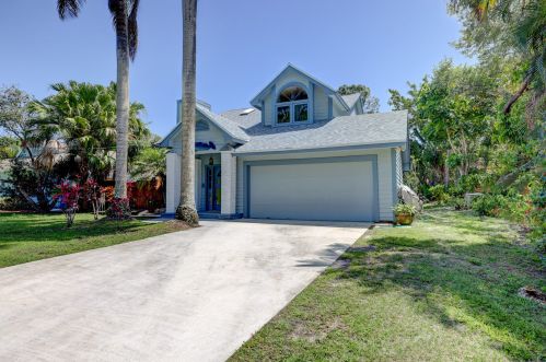 3082 Lake Ter, Palm City, FL 34990-1927