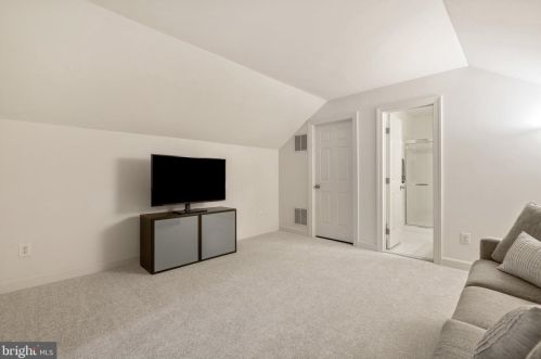 14829 Cox Creek Ct, Haymarket VA  20169-2626 exterior