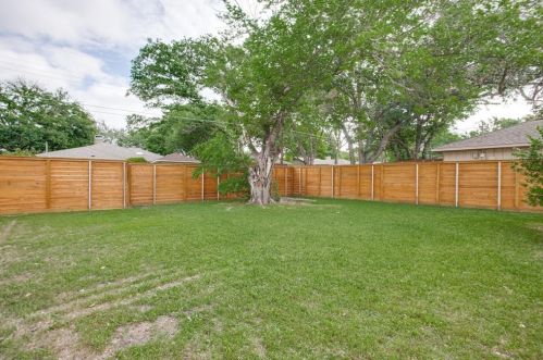 920 Loganwood Ave, Richardson TX  75080-3037 exterior