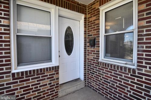 202 37th St, Wilmington, DE 19802-2003