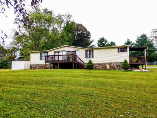 103 Plantation Dr, Lynchburg, VA 24501-7419