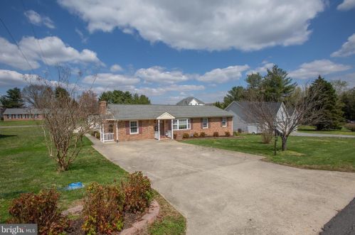 137 Lafayette Ave, Bowling Green, VA 22427-9312