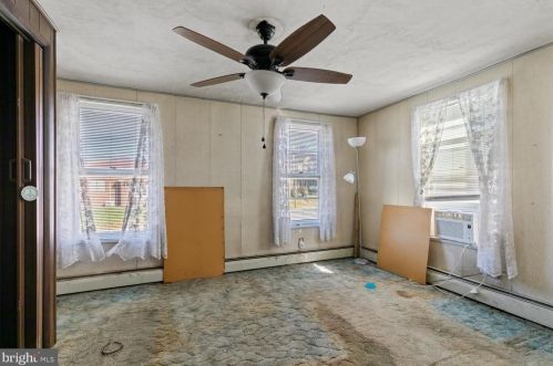 206 Ctr Ave, Dauberville PA  19533-8665 exterior