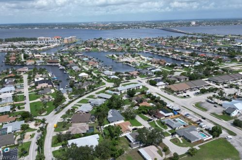 4325 16th Pl, Cape Coral FL  33904-7430 exterior