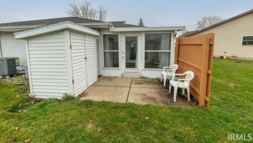 1218 Berkley Cir, Mishawaka, IN 46544-4808