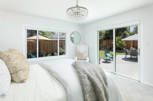 2749 Delaware Ave, Redwood City CA  94061-3218 exterior