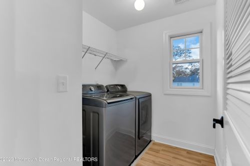 2427 Moore Ave, Point Pleasant Beach NJ  08742-3711 exterior