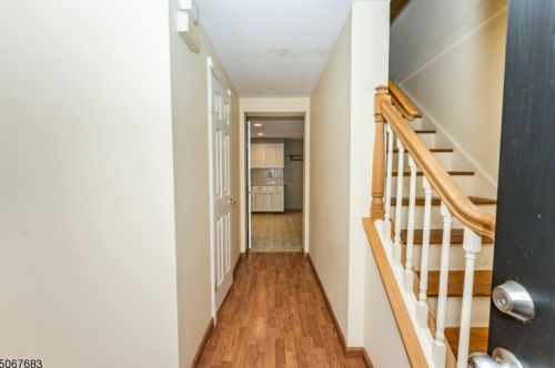 6 Robin Ln, High Bridge, NJ 08829-1009