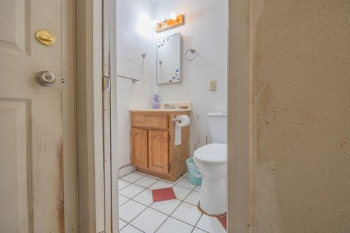 9 Ashley Ave, Woodland CA  95695-2509 exterior