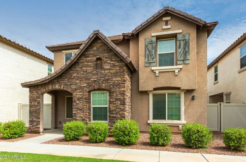 3833 Edna Dr, Gilbert, AZ 85296-2858