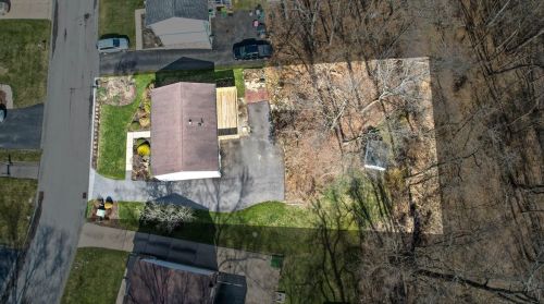 2640 Fox Chase Ct, Bridgeville, PA 15017-1610