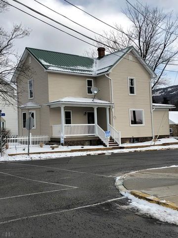301 2nd St, Bellwood, PA 16617-2105