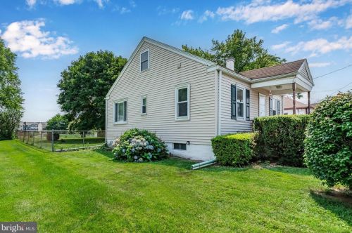 422 Brandy Ln, Navy Sup Dpt, PA 17055-2809