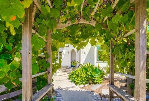 242 Bennett Ave, Long Beach, CA 90803-1501