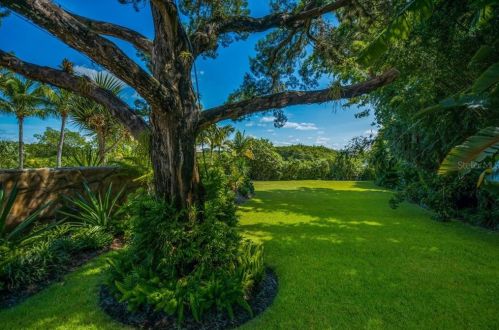 2718 Casey Ky Rd, Nokomis FL  34275-3306 exterior