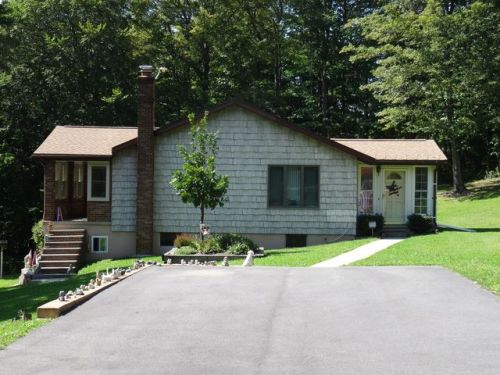246 Deveaux St, Carrolltown, PA 15722-8505