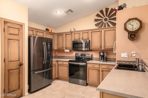 16290 Tasha Dr, Sun City AZ 85388-1313 exterior