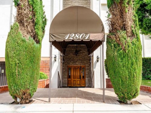 12801 Moorpark St, North Hollywood CA  91604-1382 exterior