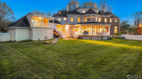 2 Winchester Dr, East Brunswick NJ  08816-3385 exterior