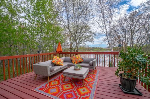 142 230th St, East Farmington, WI 54020-5935