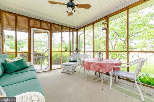 20 Valley Dr, Southampton PA  18966-1347 exterior