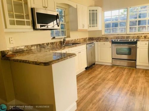 43 4th St, Dania Beach FL  33004-4131 exterior