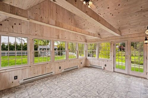 1305 Main St, Wapping CT  06074-2454 exterior