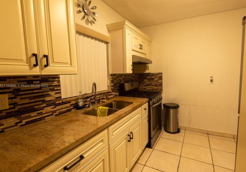 6265 111th Ter, Hialeah FL  33012-2354 exterior