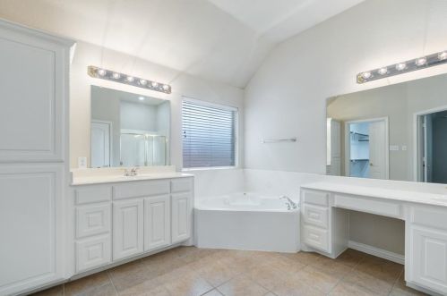 2509 Stillwater Ct, Lewisville TX  75022-8039 exterior