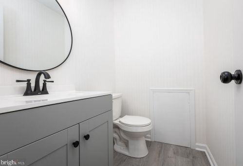 821 Blue Rdg Dr, Harrisonburg VA  22802-5012 exterior