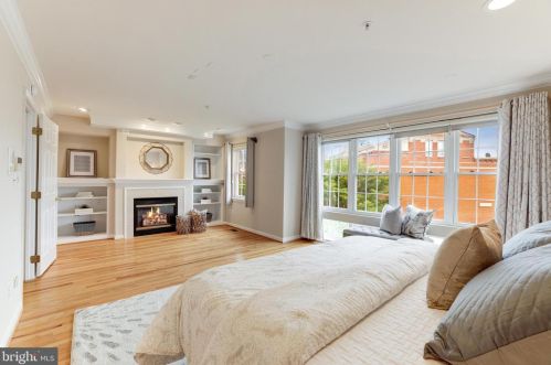 12158 Chancery Sta Cir, Herndon VA 20190-5803 exterior