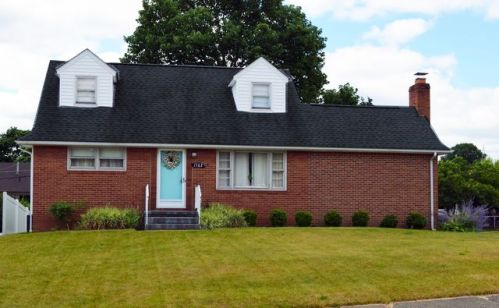 1502 34th St, Canton, OH 44709-2846