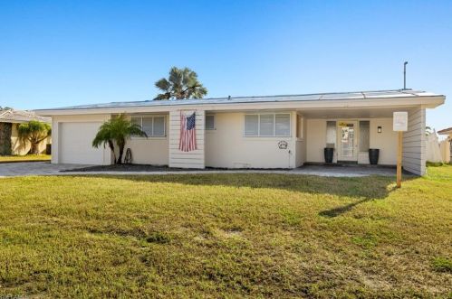 5 Fairview Blvd, Fort Myers Beach FL  33931-4565 exterior